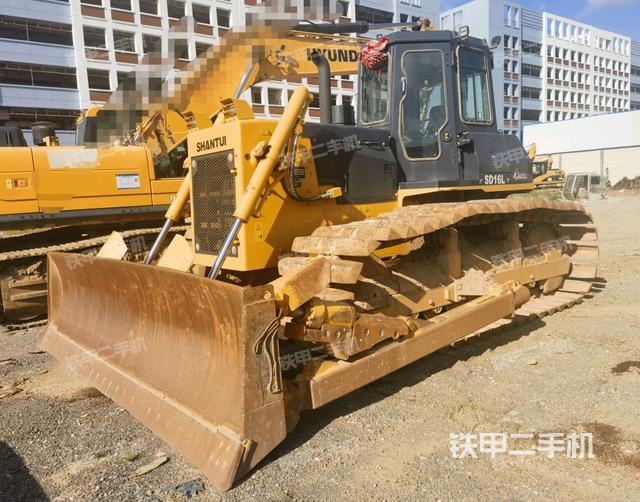 山推SD16L湿地型推土机