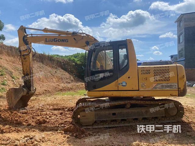 柳工CLG915D挖掘机
