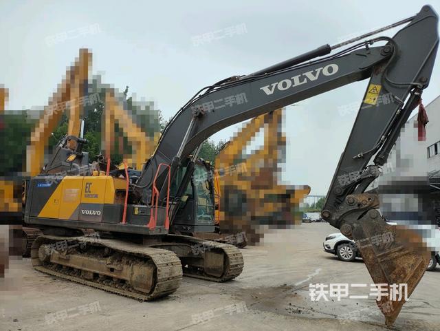 沃尔沃EC200DAG挖掘机