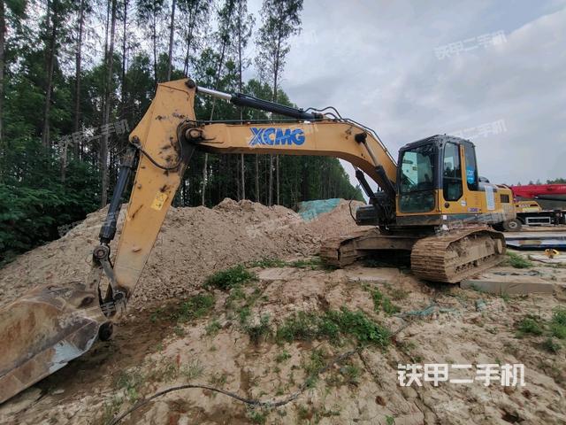 徐工XE215D挖掘机