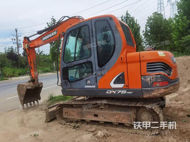 斗山DX75-9C挖掘机