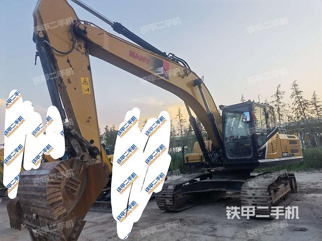 三一重工SY245H挖掘机
