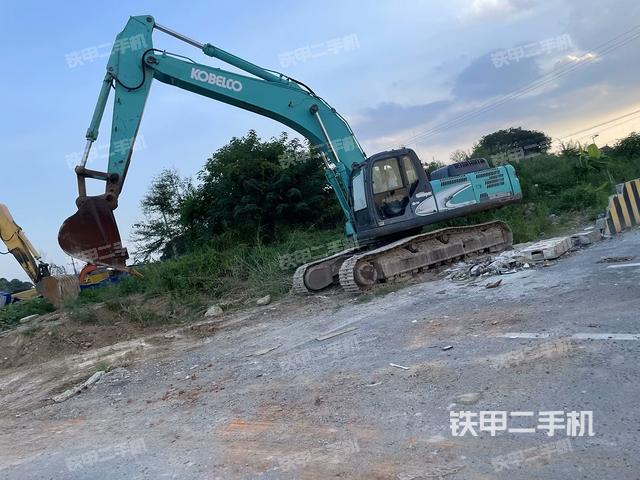 神钢SK350LC-8挖掘机
