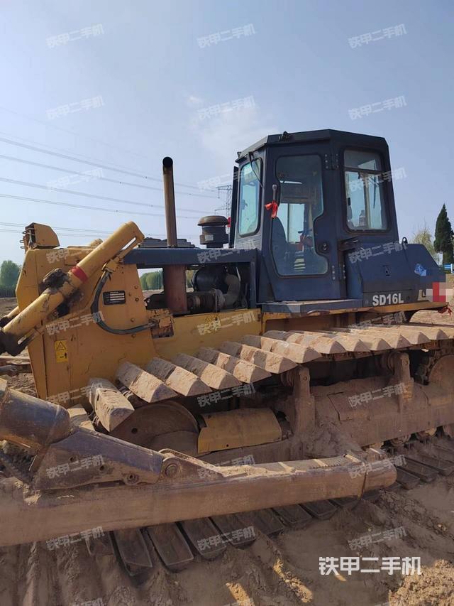 山推SD16L湿地型推土机