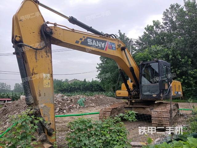 三一重工SY215C挖掘机