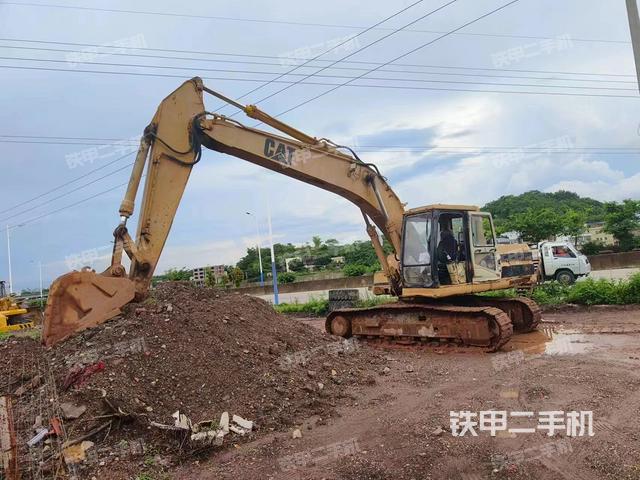 卡特彼勒320V2挖掘机