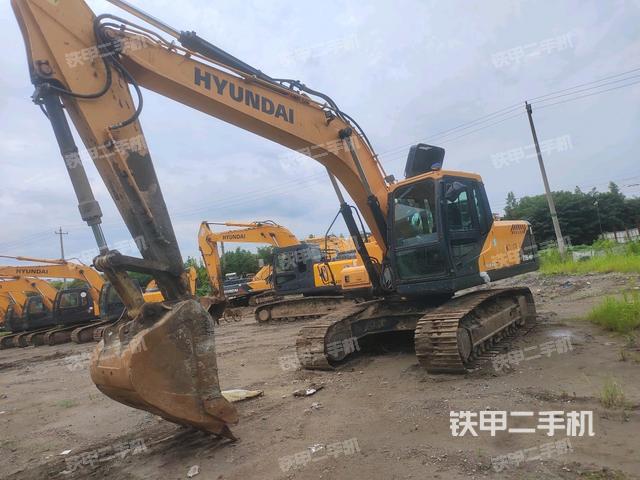 现代R215VS挖掘机