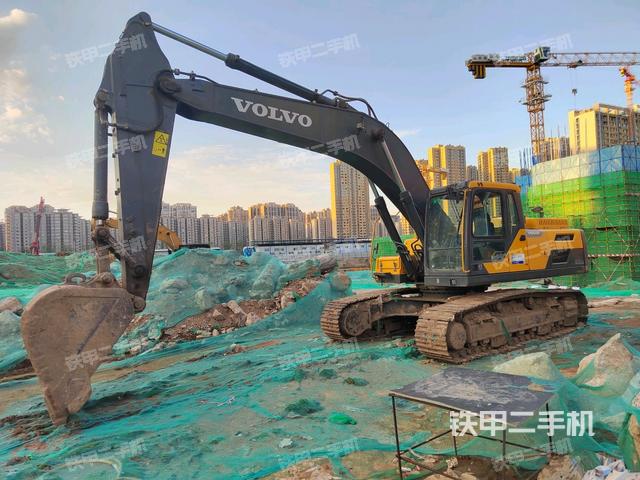 沃尔沃EC300DL挖掘机