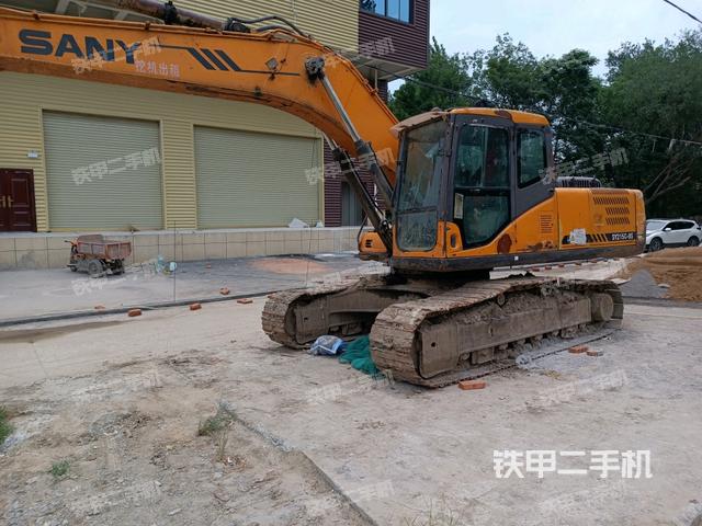 三一重工SY215C挖掘机