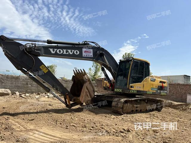 沃尔沃EC220DL挖掘机