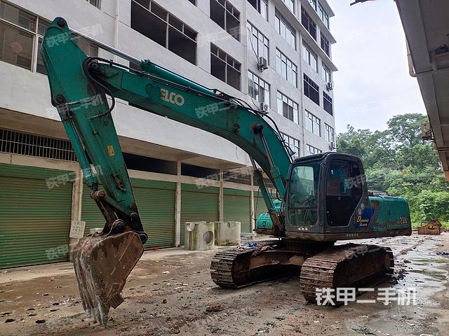神钢SK200-6E挖掘机