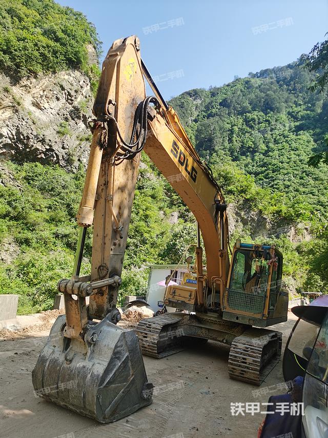 山东临工E6210FS挖掘机