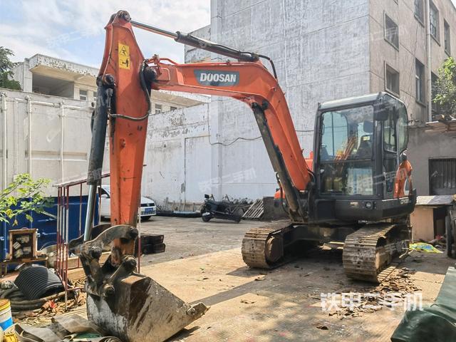 斗山DX55-9C挖掘机