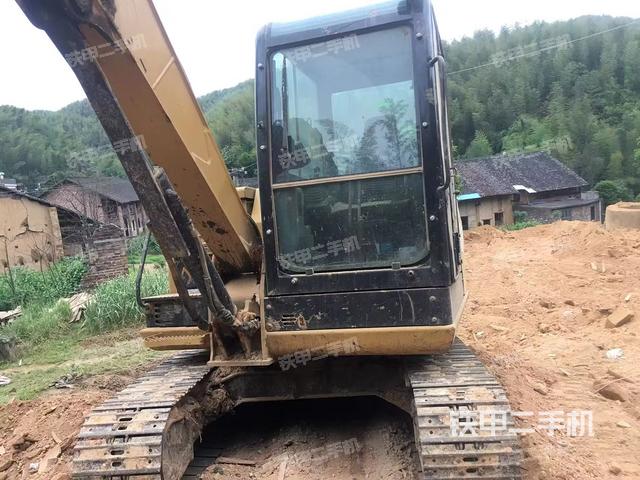 卡特彼勒CAT®305.5E2 小型液压挖掘机