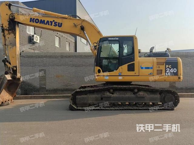 小松PC200LC-8M0挖掘机