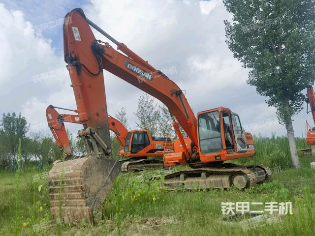 斗山DH215-9挖掘机
