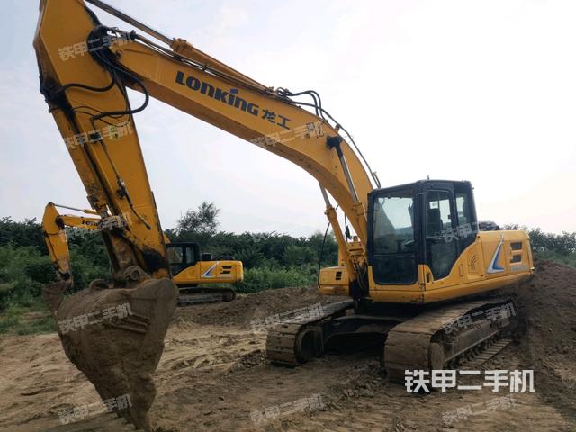 龙工LG6225E挖掘机