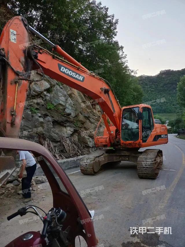斗山DH220-9E挖掘机