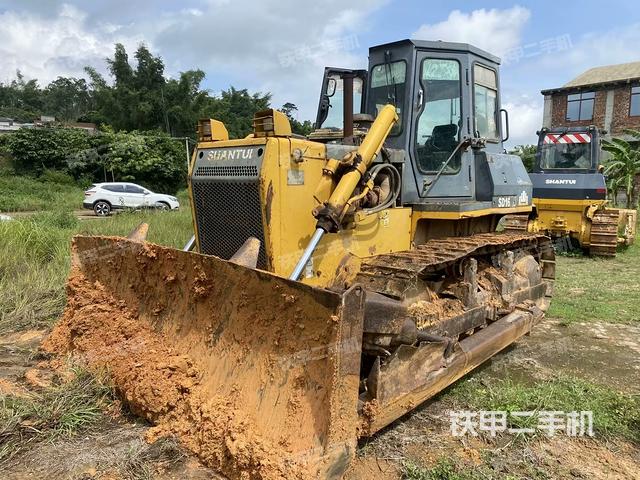 山推SD16标准型推土机