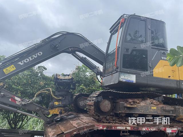 沃尔沃EC75D挖掘机