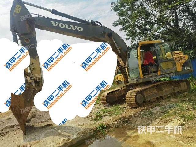 沃尔沃EC210B挖掘机