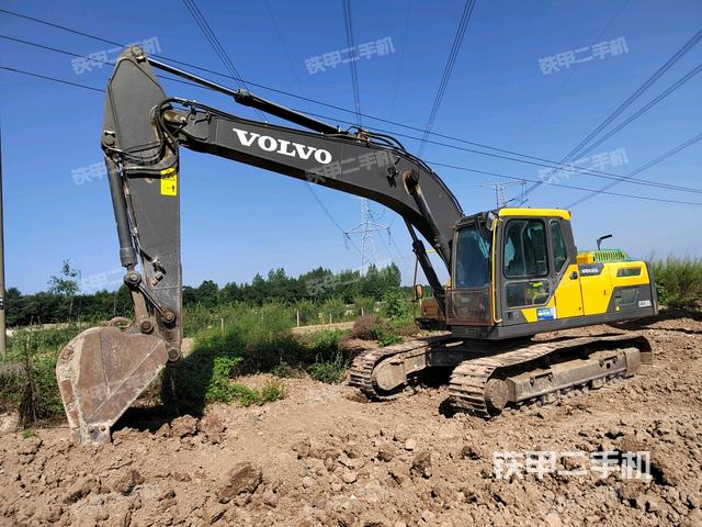 沃尔沃EC220DL挖掘机