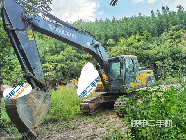 沃尔沃EC210D挖掘机
