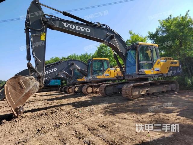 沃尔沃EC220D挖掘机