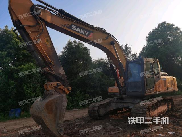 三一重工SY235C挖掘机