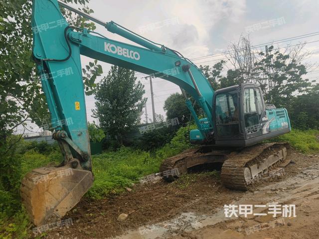 神钢SK210LC-8挖掘机