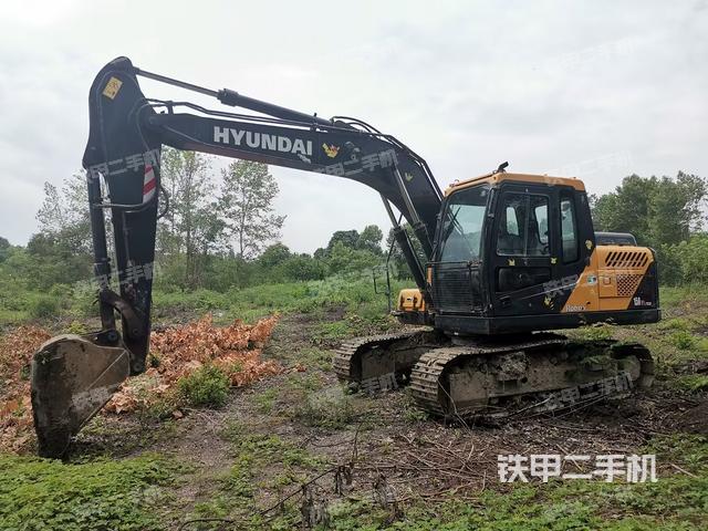 现代R130VSNPRO挖掘机