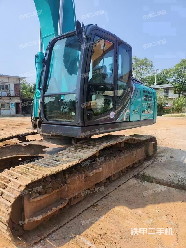 神钢SK260LC-10挖掘机