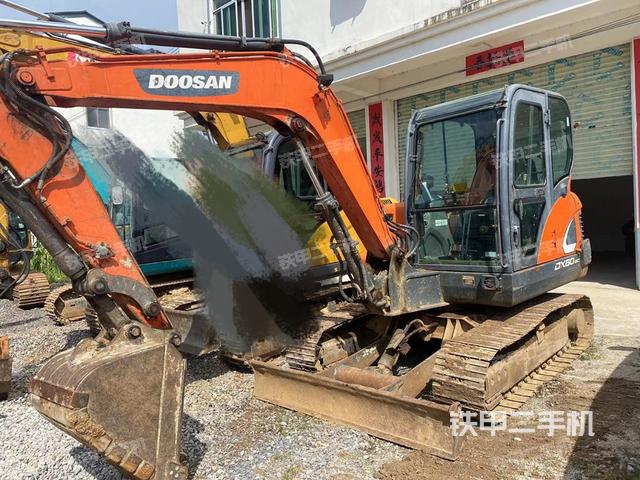 斗山DX60-9C挖掘机