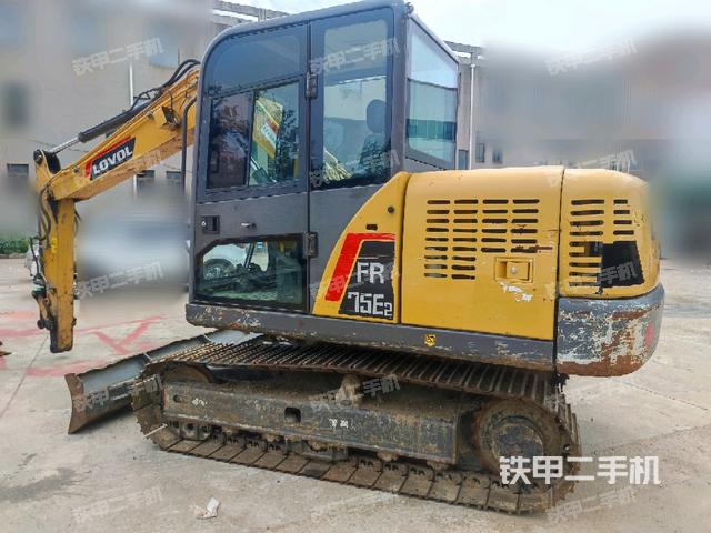 雷沃重工FR75E2挖掘机