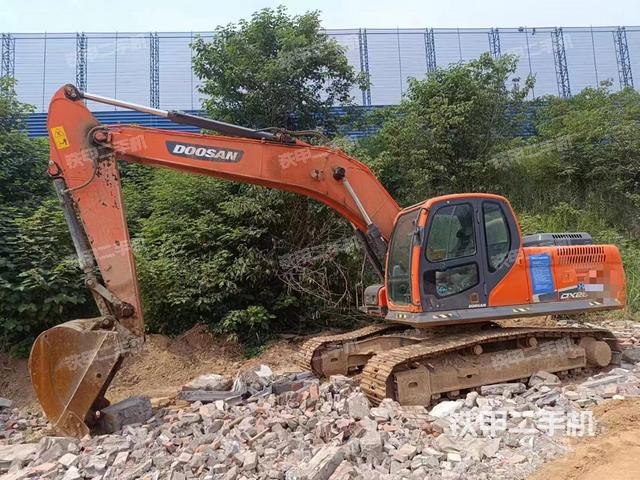 斗山DX230LC-9C挖掘机