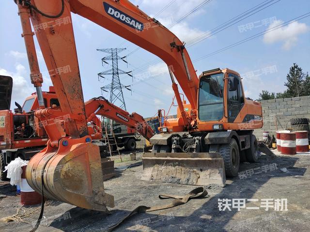 斗山DH210W-7挖掘机