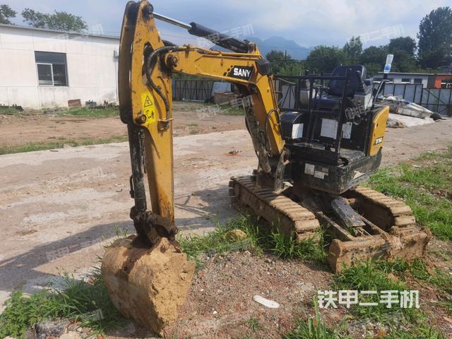 三一重工SY16C挖掘机