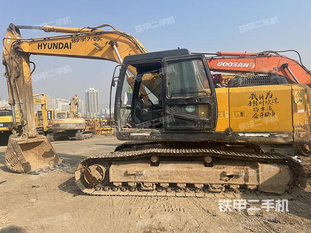 现代R225LC-7挖掘机