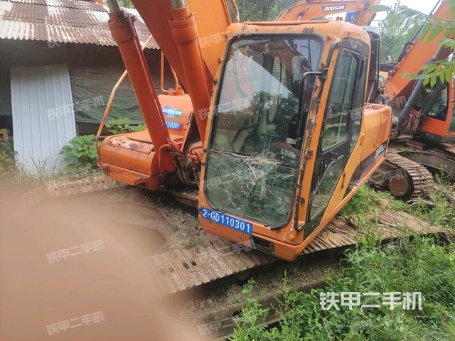 斗山DH300LC-7挖掘机