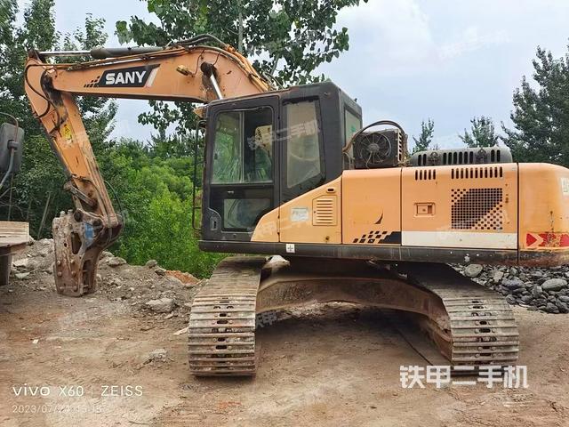 三一重工SY215C挖掘机