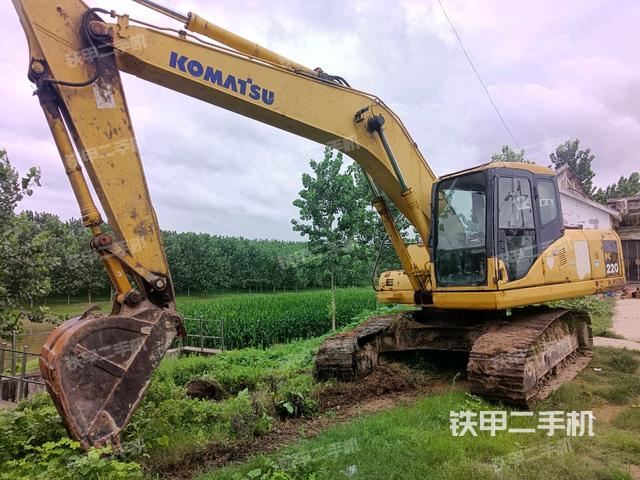 小松PC200-7挖掘机
