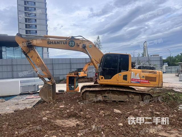 山推SE210W挖掘机