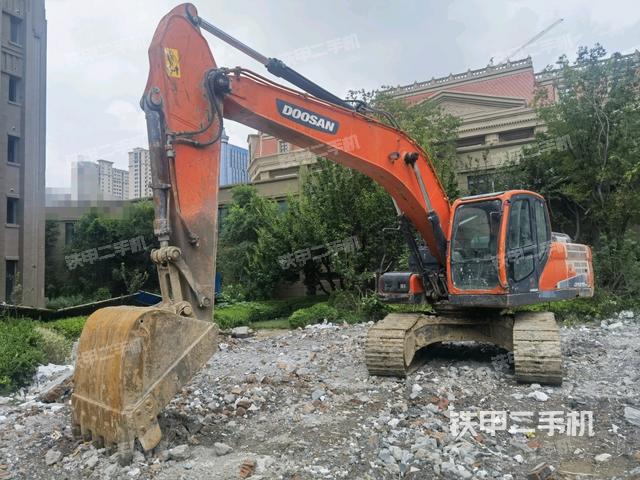 斗山DX215-9C挖掘机