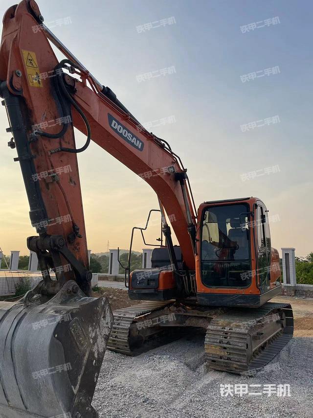 斗山DX130-9CN挖掘机