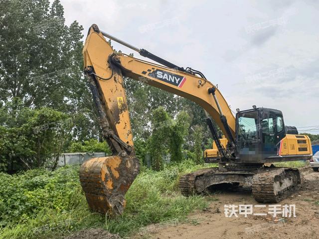 三一重工SY245H挖掘机