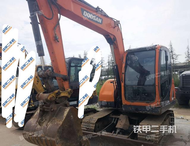 斗山DX75-9C挖掘机