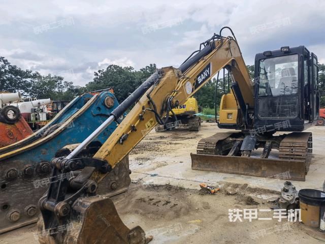 三一重工SY75C挖掘机