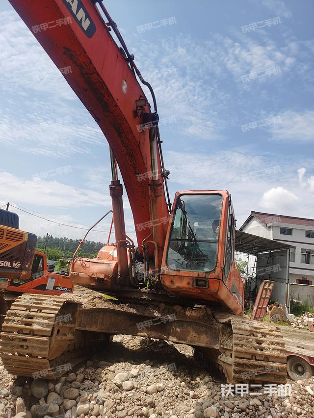 斗山DH420LC-7挖掘机
