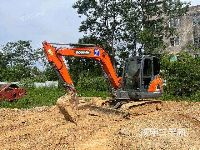 斗山DX55-9C挖掘机