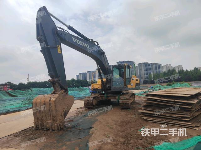 沃尔沃EC250D挖掘机